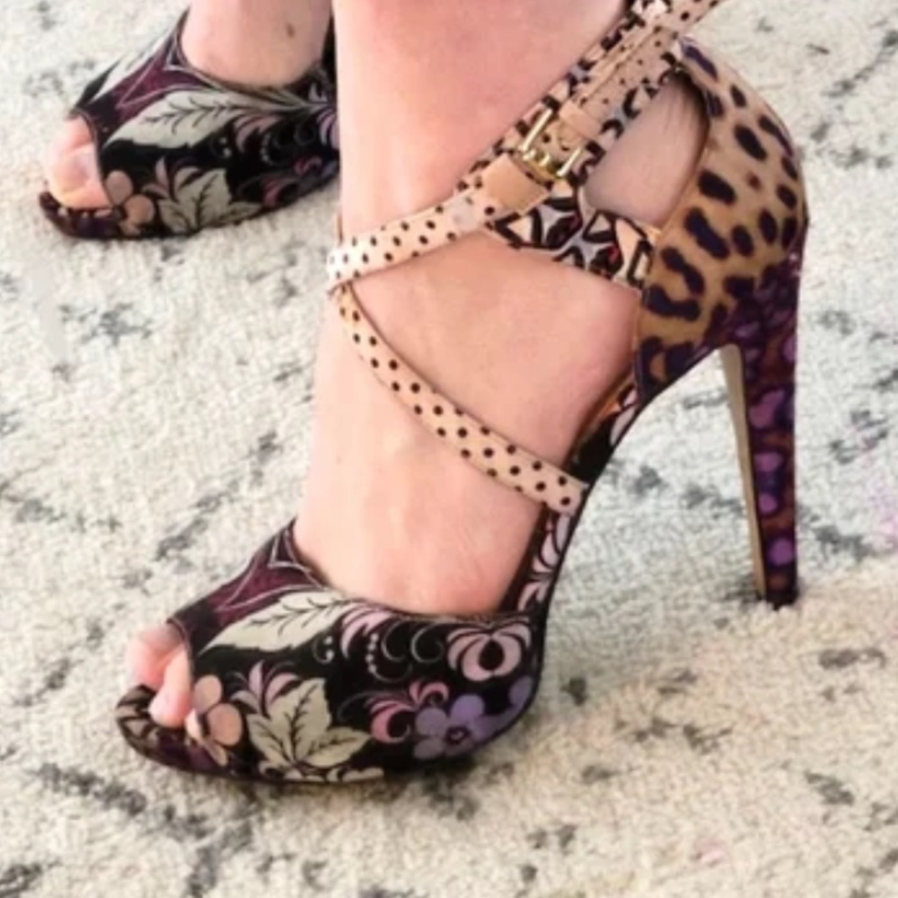 Nine West floral slingback size 8 open toe heel with front straps